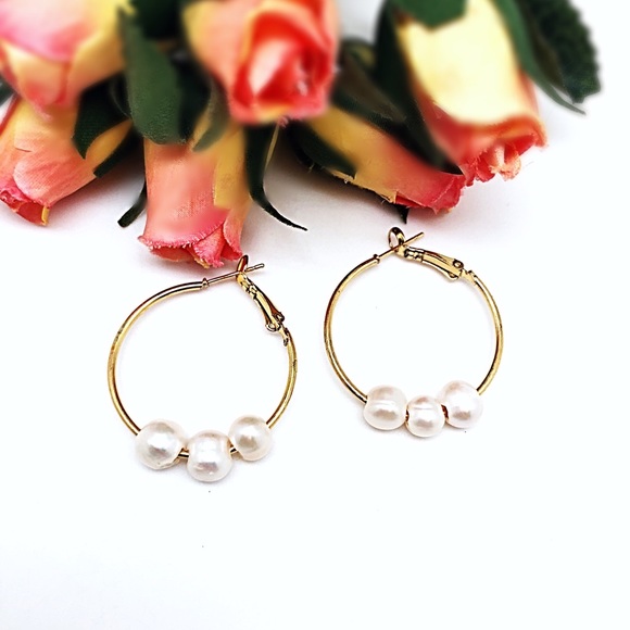 White Freshwater Pearl Gold Hoops 35mm, 1 1/4”, Ships in Gift Box, NWT - Picture 4 of 8